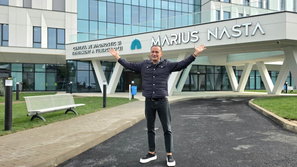 Cetăţenii Sectorului 4 beneficiază de o nouă facilitate medicală. Primarul Daniel Băluță a predat noul spital „Marius Nasta”, în prezența premierului și a miniștrilor Sănătății și Finanțelor