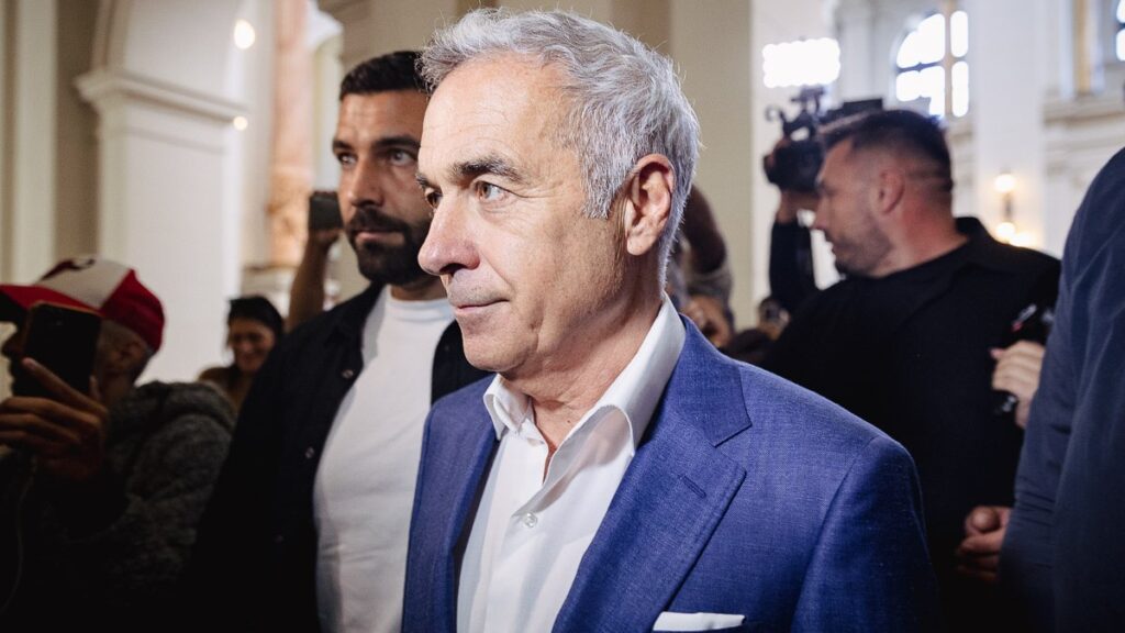Procurorii DIICOT au pus sechestru pe mai multe conturi bancare deschise pe numele lui Călin Georgescu