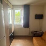 Garsonieră de 11 mp din Cluj-Napoca, scoasă la închiriere. Cum arată spațiul descris drept „cochet și utilat”