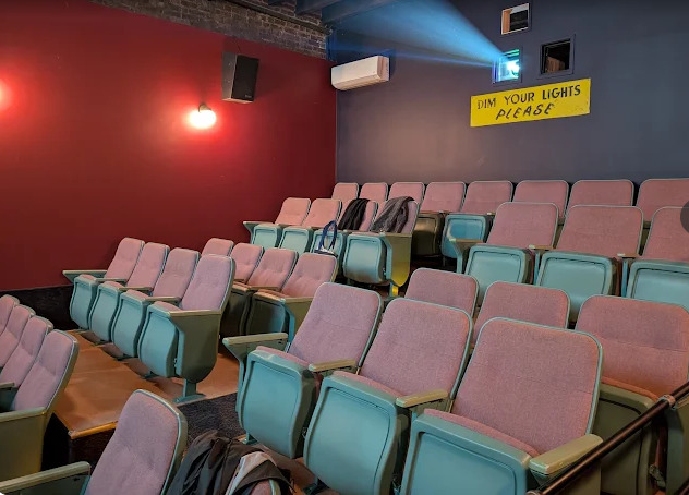 Și dacă ți-aș spune că microcinematograful e ultimul răcnet în materie de filme bune și nebune?