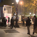 Violențe în Barcelona. 100 de persoane au fost arestate după ce protestatarii au jefuit magazine și au incendiat mobilier stradal